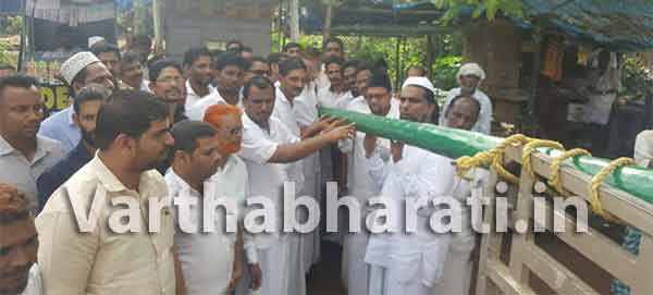 ಹೊಸಂಗಡಿ: ಮುಸ್ಲಿಂ ಯೂತ್ ಲೀಗ್ ಸಮ್ಮೇಳನಕ್ಕೆ ಧ್ವಜಸ್ತಂಭ ಹಸ್ತಾಂತರ