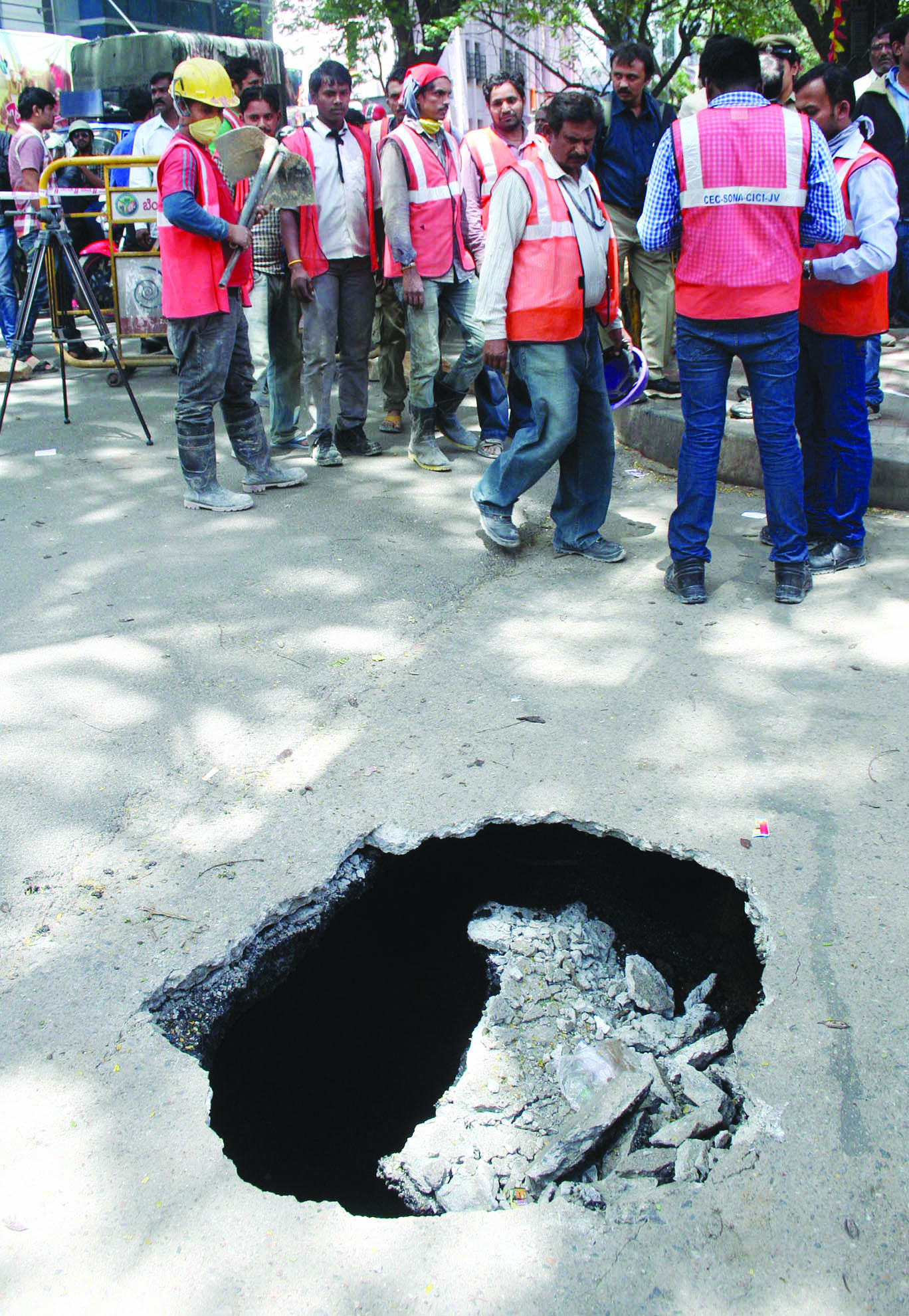 ಮೆಟ್ರೋ ಸುರಂಗ ಮಾರ್ಗದಬಳಿ ಭೂ ಕುಸಿತ