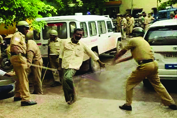 ದೌರ್ಜನ್ಯ ಪ್ರಕರಣ: ನವಲಗುಂದ ಸಿಪಿಐ, 8 ಪೇದೆಗಳ ಅಮಾನತು