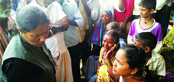 ದೌರ್ಜನ್ಯ ನಡೆಸಿದವರು ಕತ್ತೆಗಳು: ಮಂಜುಳಾ ಮಾನಸಾ ಆಕ್ರೋಶ