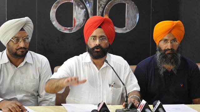 ಗೋರಕ್ಷಣೆ:ಹಿಂದು ಬಲಪಂಥೀಯರಿಂದ ಕಿರುಕುಳ