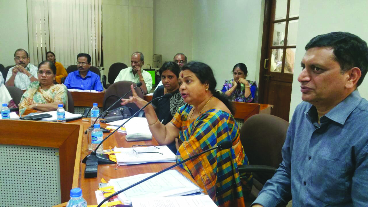 ಕಳಪೆ ಆಹಾರ ಪೂರೆಸಿದರೆ ಕ್ರಿಮಿನಲ್ ಮೊಕದ್ದಮೆ: ಸಚಿವೆ ಉಮಾಶ್ರೀ ಕಳಪೆ ಆಹಾರ ಪೂರೆಸಿದರೆ ಕ್ರಿಮಿನಲ್ ಮೊಕದ್ದಮೆ: ಸಚಿವೆ ಉಮಾಶ್ರೀ