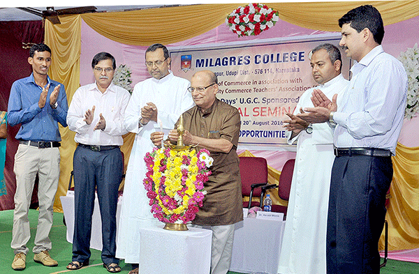 ಅಭಿವೃದ್ಧಿಗೆ ಆರ್ಥಿಕ ಸೇರ್ಪಡೆ ಅಗತ್ಯ: ಡಾ.ಯಶವಂತ ಡೋಂಗ್ರೆ