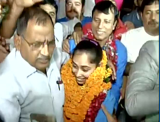 ಜಿಮ್ನಾಸ್ಟಿಕ್‌ ಸಾಧಕಿ ದೀಪಾ  ತವರಿಗೆ  ಆಗಮನ