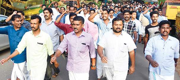 ಮನೆಯೊಳಗೆ ಪ್ರಾರ್ಥನಾ ನಿರತ ಕ್ರೈಸ್ತ ಕುಟುಂಬದ ಮೇಲೆ ಬಿಜೆಪಿ ಕಾರ್ಯಕರ್ತರಿಂದ ದಾಳಿ!