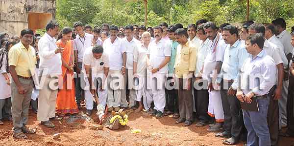 ಮಣಿನಾಲ್ಕೂರು ಸರಕಾರಿ ಪದವಿ ಪೂರ್ವ ಕಾಲೇಜು ಕಟ್ಟಡ ಕಾಮಗಾರಿಗೆ ಶಿಲಾನ್ಯಾಸ