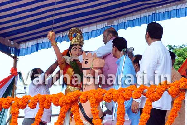 ಉಳ್ಳಾಲ: ರಾಣಿ ಅಬ್ಬಕ್ಕ ಪ್ರತಿಮೆಗೆ ಅಮಿತ್ ಶಾ ಮಾಲಾರ್ಪಣೆ