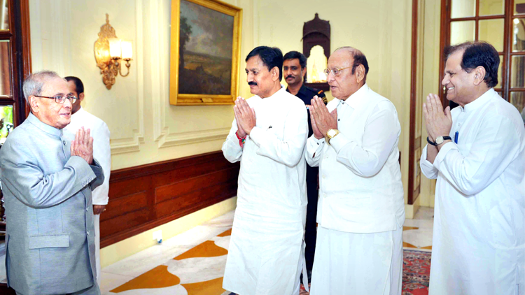 ದಲಿತ ಪ್ರತಿಭಟನೆ: ರಾಷ್ಟ್ರಪತಿಯನ್ನು ಭೇಟಿ ಮಾಡಿದ ಗುಜರಾತ್‌ನ ಕಾಂಗ್ರೆಸ್ ತಂಡ!