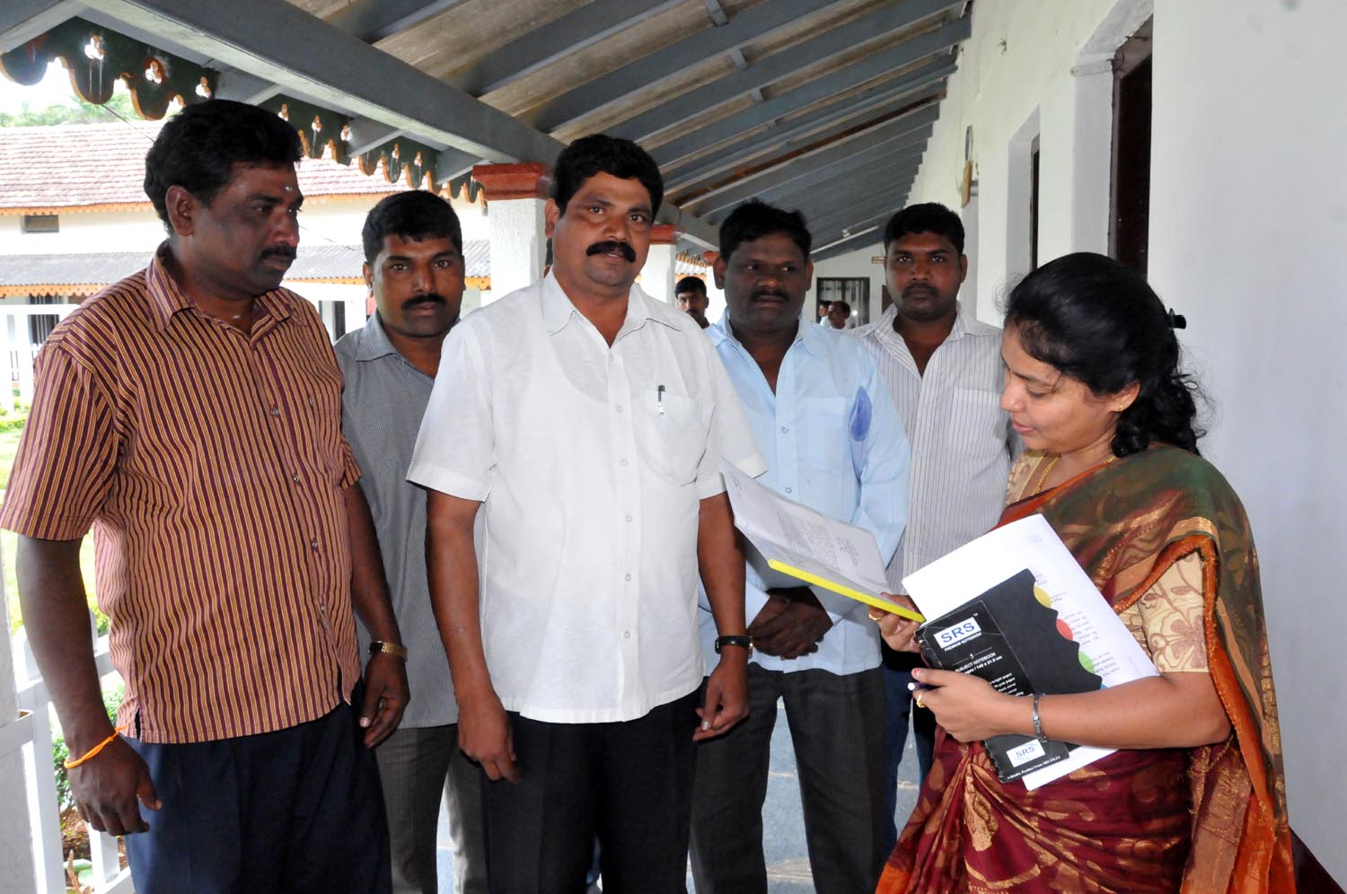 ಆಶ್ರಯ-ಅಕ್ರಮ ಸಕ್ರಮ ಸಮಿತಿ ಸಭಾ ನಡಾವಳಿ ಅನುಷ್ಠಾನಕ್ಕೆ ಮನವಿ