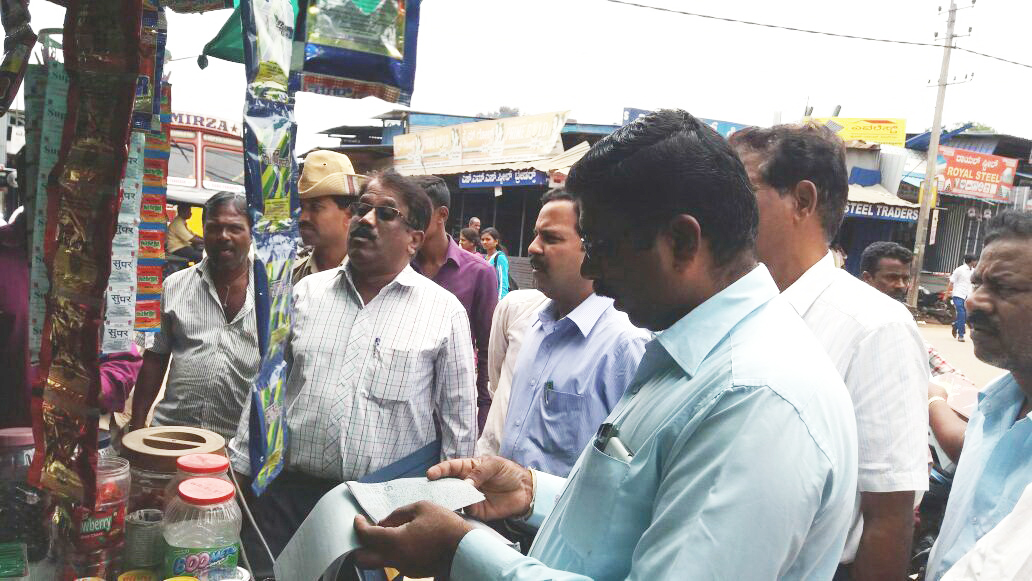 ವಿವಿಧೆಡೆ ದಾಳಿ: ಅಕ್ರಮ ತಂಬಾಕು ಉತ್ಪನ್ನ ವಶ