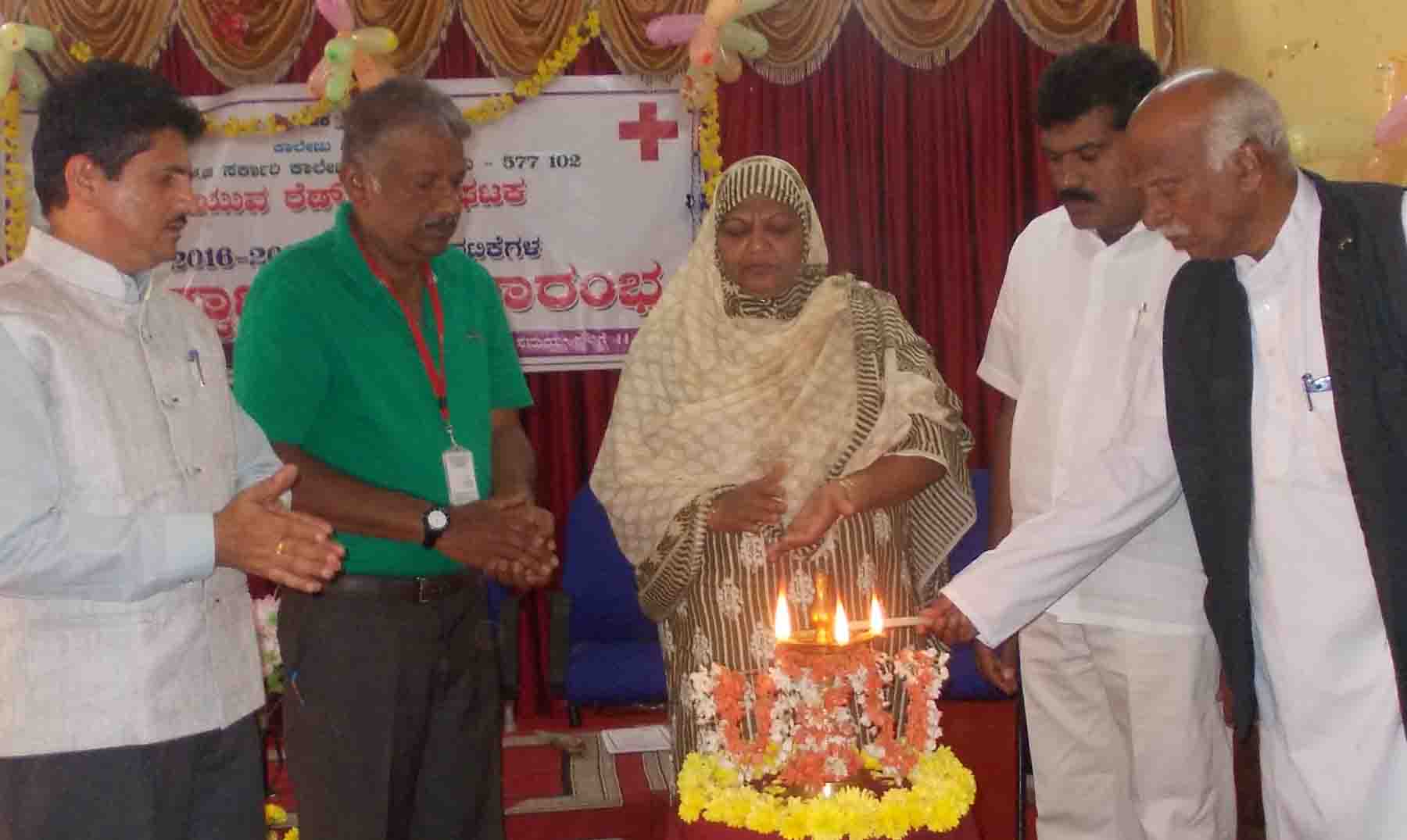 ದೇಶದ, ಮನುಕುಲದ ಅಭಿವೃದ್ಧಿಗೆ ಯುವಜನತೆ ತೊಡಗಿಸಿಕೊಳ್ಳಿ: ಡಾ. ಝರೀನಾ ಕೌಸರ್