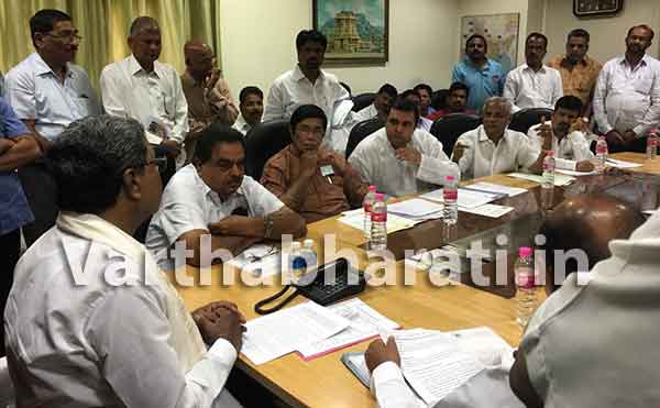 ದ.ಕ., ಉಡುಪಿ ಜಿಲ್ಲೆಯ ಜನಪ್ರತಿನಿಧಿಗಳಿಂದ ಮುಖ್ಯಮಂತ್ರಿಗಳ ಭೇಟಿ: ಸಮಸ್ಯೆಗಳ ಪರಿಹಾರಕ್ಕೆ ಮನವಿ