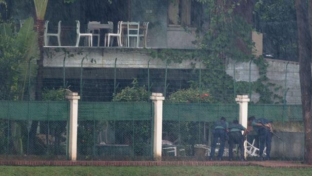 ಗುಲ್ಷನ್‌ ಕೆಫೆ ಮೇಲೆ ದಾಳಿ  ಪ್ರಕರಣದ  ಮಾಸ್ಟರ್‌ ಮೈಂಡ್‌ ತಮೀಮ್‌ ಸೇರಿದಂತೆ  4  ಉಗ್ರರು ಪೊಲೀಸರ ಗುಂಡಿಗೆ ಬಲಿ