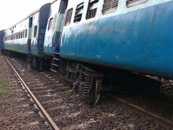 ಹಳಿ ತಪ್ಪಿದ ತಿರುವನಂತಪುರಂ-ಮಂಗಳೂರು ಎಕ್ಸ್ ಪ್ರೆಸ್ ರೈಲು,  ತಪ್ಪಿದ ಭಾರೀ ದುರಂತ