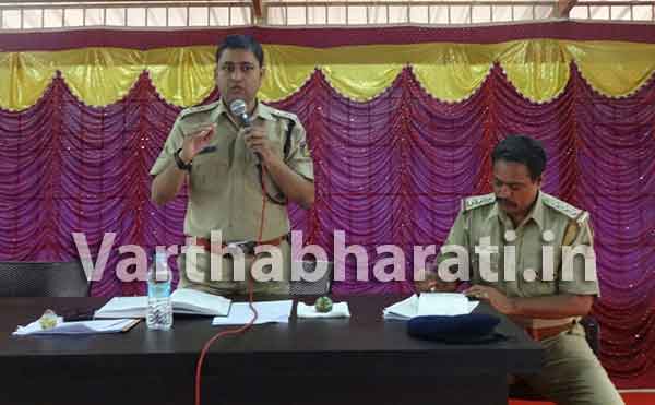 ಸುಳ್ಯ: ಗಣೇಶೋತ್ಸವದ ವೇಳೆ ಶಿಸ್ತು ಮತ್ತು ಶಾಂತಿ ಕಾಪಾಡಲು ಎಸ್ಪಿ ಭೂಷಣ್ ಸೂಚನೆ