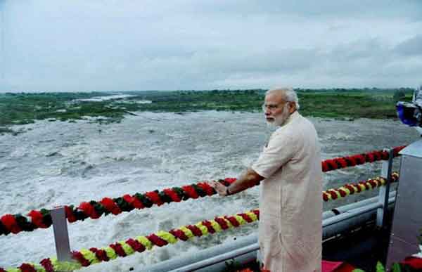 ಗುಜರಾತ್ ಭೇಟಿ ವೇಳೆ ಹಲವು  ಪತ್ರಕರ್ತರ ಪ್ರಾಣ ಉಳಿಸಿದರು ಪ್ರಧಾನಿ ಮೋದಿ !