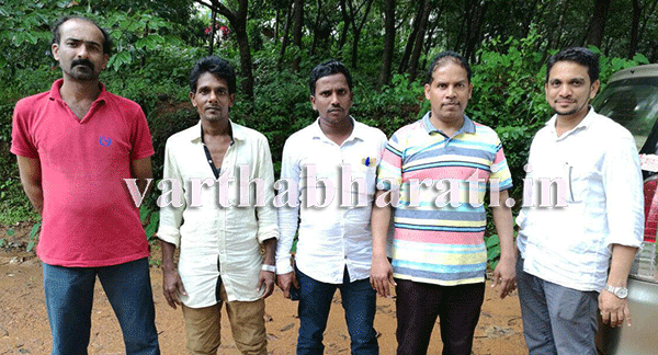 ಬಿಡಬ್ಲುಎಫ್‌ನಿಂದ ಫಲಾನುಭವಿಗಳಿಗೆ ಐದು ಶೌಚಾಲಯಗಳ ಹಸ್ತಾಂತರ