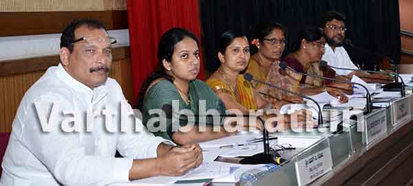 ಡಿಸಿ ಮನ್ನಾ ಭೂಮಿಯಲ್ಲಿ ಮೇಲ್ವರ್ಗದವರಿಗೆ ಹಕ್ಕುಪತ್ರ!