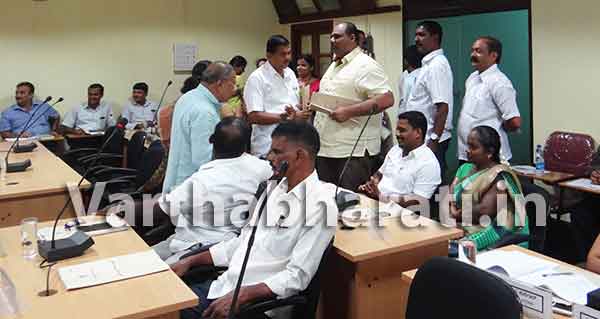 ವಿಪಕ್ಷ ಸದಸ್ಯರ ಸಭಾತ್ಯಾಗ: ಕೋರಂ ಕೊರತೆಯಿಂದ ಸಭೆ ಮೊಟಕು