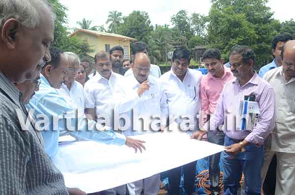 ತುಂಬೆ ನೂತನ ಕಿಂಡಿ ಅಣೆಕಟ್ಟಿನ ಕಾಮಗಾರಿ ವೀಕ್ಷಿಸಿದ ಸಚಿವ ರೋಷನ್ ಬೇಗ್