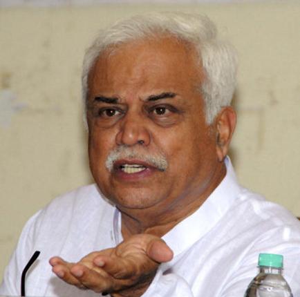 ಬಂಡವಾಳ ಆಕರ್ಷಿಸಲು ಇನ್ವೆಸ್ಟ್ ಕರ್ನಾಟಕ ಫೋರಂ: ದೇಶಪಾಂಡೆ