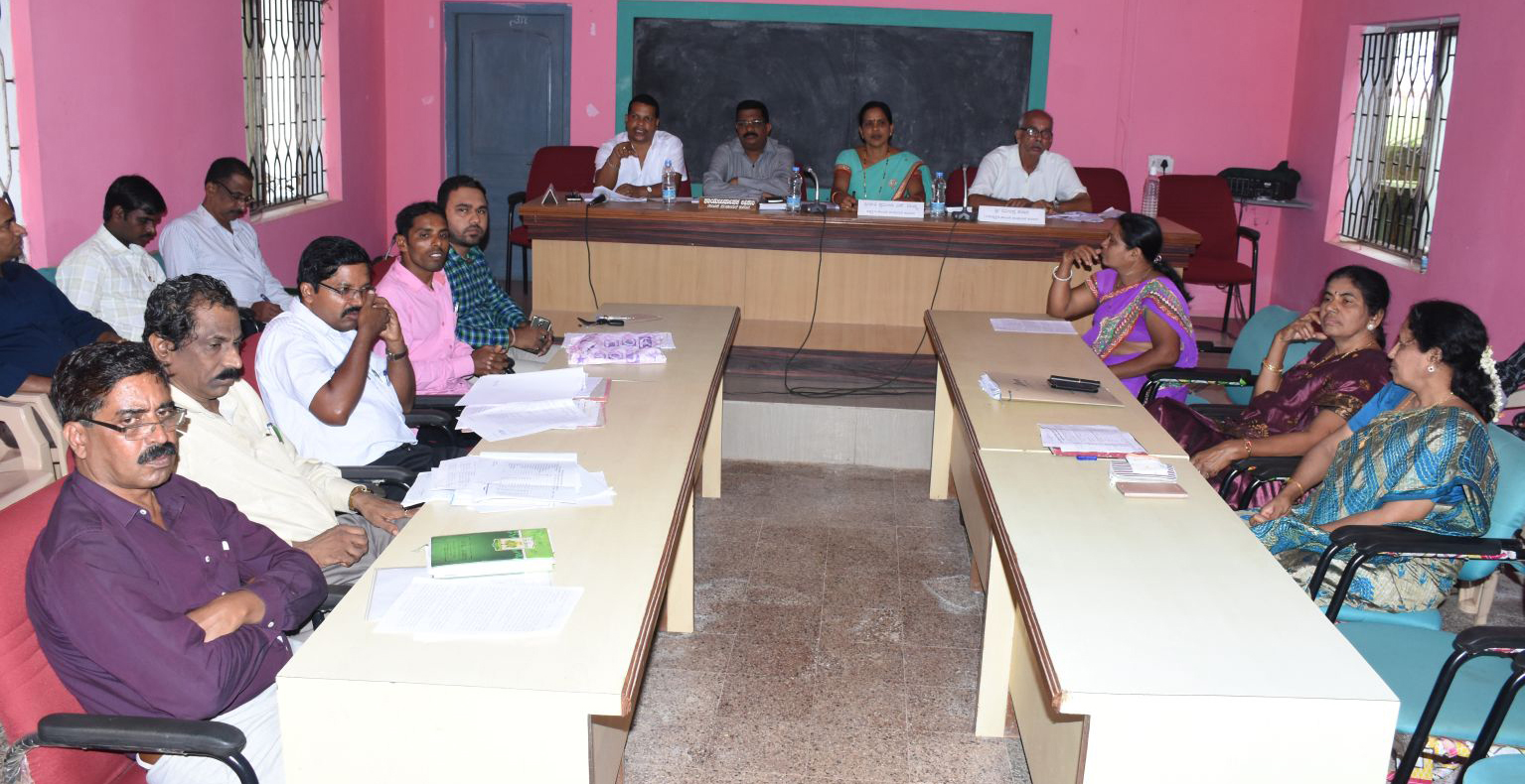 ರಸ್ತೆ ದುಸ್ಥಿತಿ, ಡೆಂಗ್ ಬಗ್ಗೆ ತಾಪಂ ಸಭೆಯಲ್ಲಿ ಚರ್ಚೆ