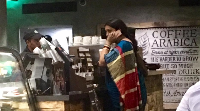 ಸರಳತೆಯಿಂದ ಮನಗೆದ್ದ ಕೇಂದ್ರ ಸಚಿವೆ ಸ್ಮೃತಿ ಇರಾನಿ  !