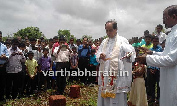 ಪೆರ್ಮುದೆ ಸೈ೦ಟ್ ಲೋರೆನ್ಸ್ ಚಾಪೆಲ್ ನ ನೂತನ ಕಟ್ಟಡಕ್ಕೆ ಶಿಲಾನ್ಯಾಸ