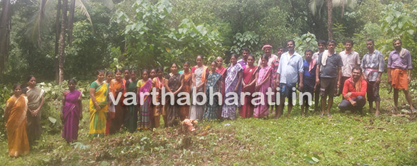 ಮುಕ್ಕೂರು ಶಾಲಾ ಪರಿಸರ ಸ್ವಚ್ಛತೆ, ಗಿಡ ನೆಡುವ ಕಾರ್ಯಕ್ರಮ