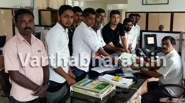 ಪುತ್ತೂರು: ಗ್ರಾ.ಪಂ. ಸದಸ್ಯತ್ವ ಅನರ್ಹಗೊಳಿಸಲು ಸಹಾಯಕ ಆಯುಕ್ತರಿಗೆ ಮನವಿ