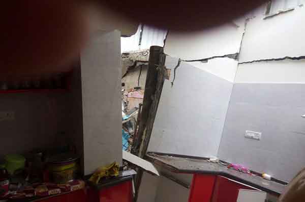 ಬೆಂಗಳೂರಿನಲ್ಲಿ ಹಠಾತ್ತನೆ ಕುಸಿದ ಮನೆಗಳು