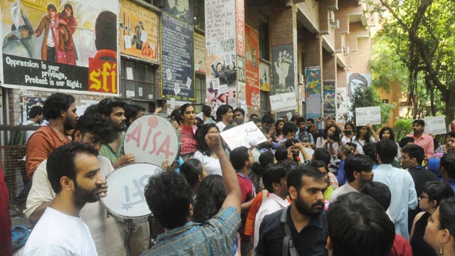 ಜೆಎನ್‌ಯು ವಿದ್ಯಾರ್ಥಿ ಸಂಘದ ಚುನಾವಣೆ: ಎಡರಂಗ   ಕ್ಲೀನ್‌ ಸ್ವೀಪ್‌;ಮೋಹಿತ್‌ ಕೆ. ಪಾಂಡೆ ಅಧ್ಯಕ್ಷರಾಗಿ ಆಯ್ಕೆ