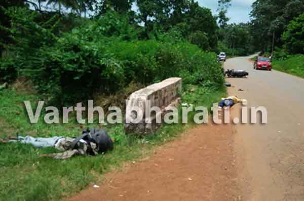 ಶಿರಸಿಯಲ್ಲಿ ಬೈಕ್ ಸ್ಕಿಡ್: ಸವಾರರಿಬ್ಬರು ಸ್ಥಳದಲ್ಲೇ ಮೃತ್ಯು