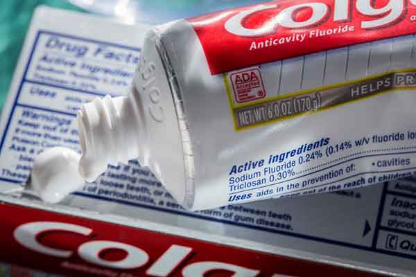 ಕೋಲ್ಗೇಟ್ ಟೂತ್‌ಪೇಸ್ಟ್‌ನಲ್ಲಿ ನಿಷೇಧಿತ ರಾಸಾಯನಿಕ!