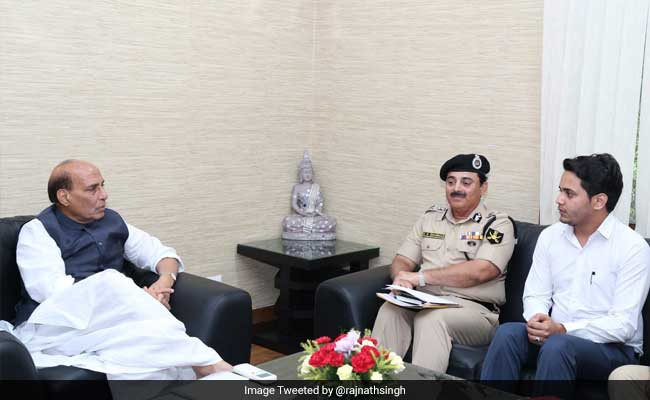 ಗೃಹಸಚಿವರನ್ನು ಭೇಟಿಯಾದ ಬಿಎಸ್‌ಎಫ್ ಪರೀಕ್ಷೆಯ ಟಾಪರ್ ನಬೀಲ್ ಅಹ್ಮದ್