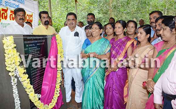 ಪಡುಮಲೆ ಸಮುದಾಯ ಭವನಕ್ಕೆ ಶಿಲಾನ್ಯಾಸ