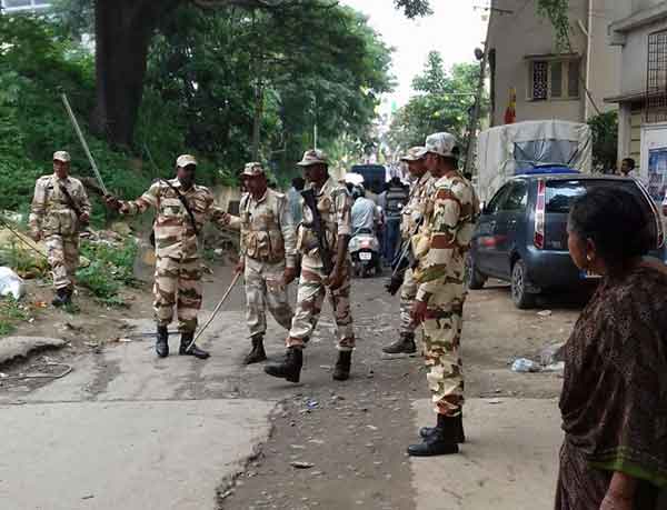 ಬೆಂಗಳೂರಿನ ಹಲವೆಡೆ ಕರ್ಫ್ಯೂ: ಜನಜೀವನ ಅಸ್ತವ್ಯಸ್ತ