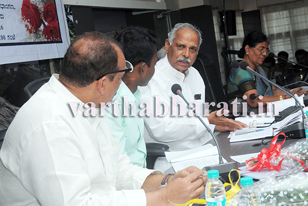 ಗೋಮಾಳದಲ್ಲಿ ಅನಧಿಕೃತ ವಾಸ್ತವ್ಯ ಸಕ್ರಮ: ಬೆಂಗಳೂರಿನಲ್ಲಿ ಸಭೆ ನಡೆಸಿ ತೀರ್ಮಾನ; ಸಚಿವ ಕಾಗೋಡು