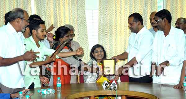 ಪತ್ರಕರ್ತೆ ನಾಝಿಯಾ ಕೌಸರ್‌ಗೆ ಅಭಿನಂದನೆ