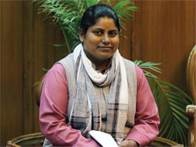 ಈಗ ಆಮ್ ಆದ್ಮಿಯ ಮಹಿಳಾ ಶಾಸಕಿ ವಿರುದ್ಧ ಆರೋಪ