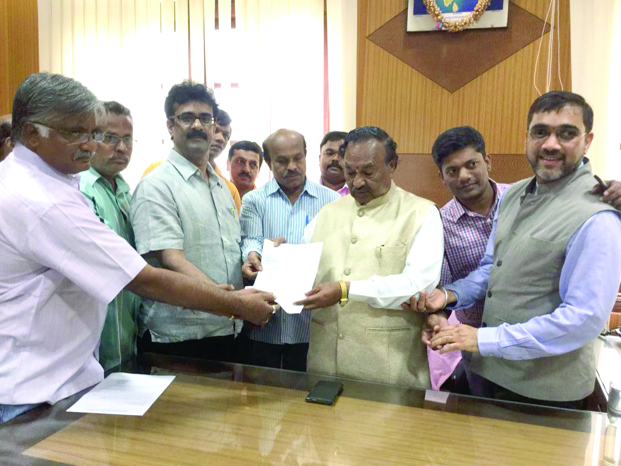 ಜನರ ಆತಂಕ ನಿವಾರಿಸುವಂತೆ ಪ್ರಧಾನಿಗೆ ಈಶ್ವರಪ್ಪಮನವಿ