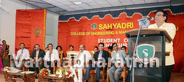 ದೇಶದ ಆರ್ಥಿಕತೆಗೆ ಇಂಜಿನಿಯರ್‌ಗಳು ಕೊಡುಗೆ ನೀಡಿ