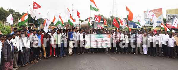 ಕುಂದಾಪುರ, ಬೈಂದೂರಿನಲ್ಲಿ ಕಾರ್ಮಿಕ ಸಂಘಟನೆಗಳಿಂದ ರಾಷ್ಟ್ರೀಯ ಹೆದ್ದಾರಿ ತಡೆ