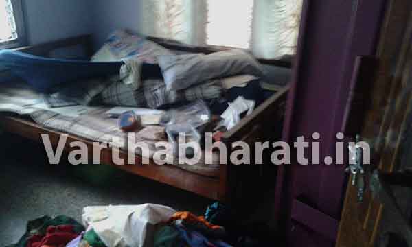 ಪಕ್ಷಿಕೆರೆ: ಚಿನ್ನಾಭರಣಗಳಿಗೆ ತಡಕಾಡಿ 25 ಸಾವಿರ ರೂ. ಮೌಲ್ಯದ ವಾಚ್ ಕದ್ದೊಯ್ದ ಕಳ್ಳರು