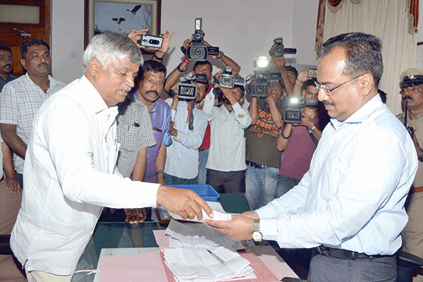 ಕಾವೇರಿ: ಸುಪ್ರೀಂ ತೀರ್ಪಿಗೆ ಖಂಡನೆ; ಸಂಸದ ಸಿ.ಎಸ್.ಪುಟ್ಟರಾಜು ರಾಜೀನಾಮೆ