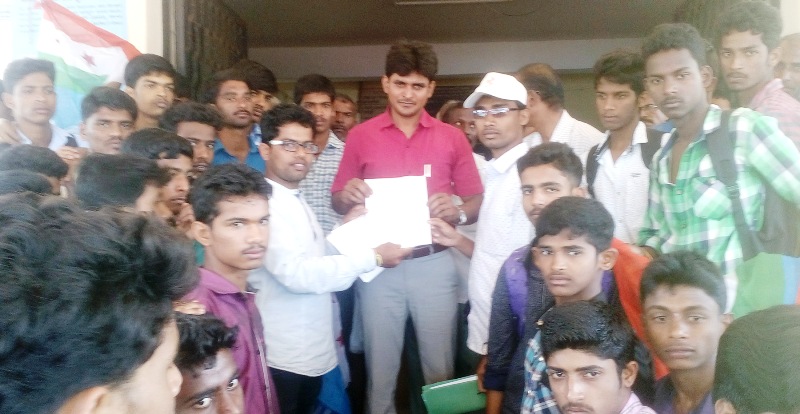 ಬಸ್ ನಿಲ್ದಾಣ ಇದ್ದರೂ ಉದ್ಘಾಟನೆ  ಭಾಗ್ಯ ಇಲ್ಲ