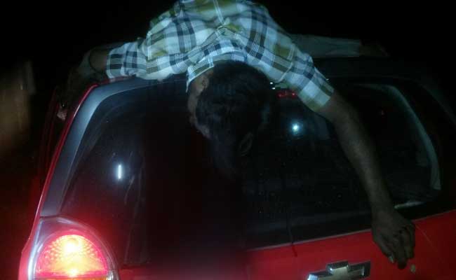 ಪಾದಾಚಾರಿಗೆ ಢಿಕ್ಕಿ ಹೊಡೆದು ಶವವನ್ನು ಹೊತ್ತೊಯ್ದ ಕಾರು!