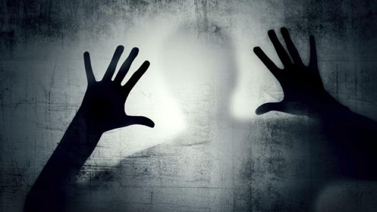 ಚಾಕುತೋರಿಸಿ 90ವರ್ಷದ ವೃದ್ಧೆಯ ಅತ್ಯಾಚಾರ !