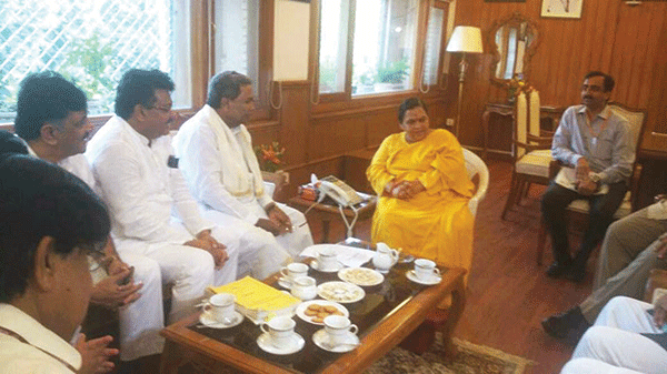 ಉಮಾಭಾರತಿ ಜೊತೆ ಸಿಎಂ ಮಾತುಕತೆ: ಸುಪ್ರೀಂ ಕೋರ್ಟ್‌ನಲ್ಲಿ ಆಕ್ಷೇಪಣೆ ಸಲ್ಲಿಸುವಂತೆ ಮನವಿ