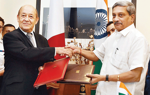 ರಾಫೇಲ್ ಖರೀದಿ ಒಪ್ಪಂದಕ್ಕೆ ಸಹಿ